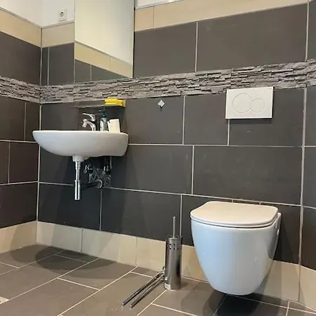 Castle View Living 1 - In