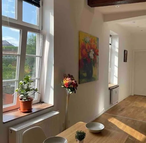 Castle View Living 1 - In