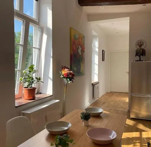 Castle View Living 1 - In