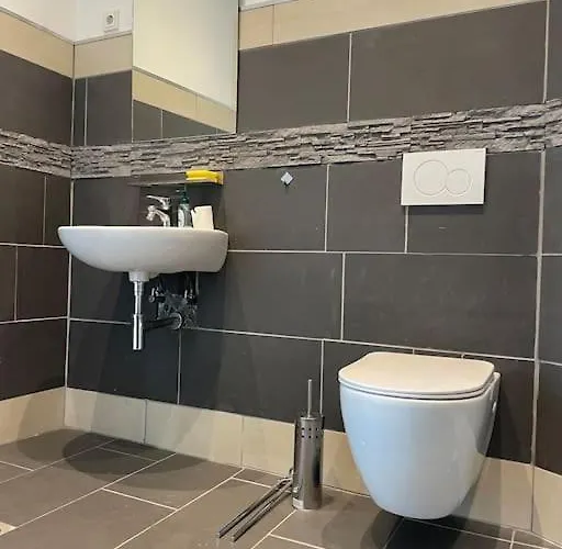 Castle View Living 1 - In